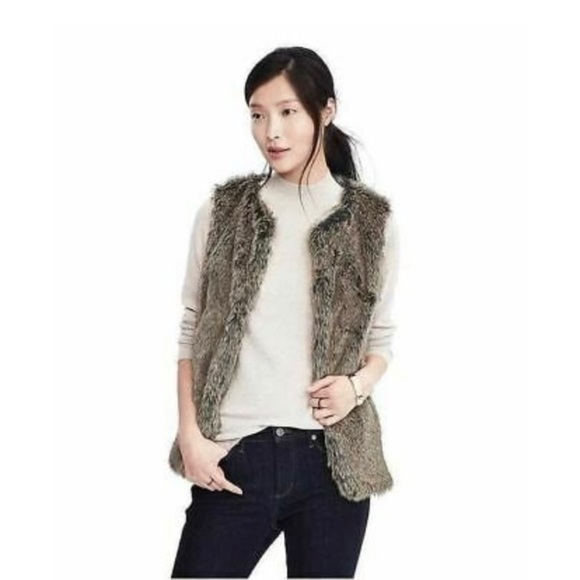 [Banana Republic] Smoky Gray Fur Vest - Picture 3 of 9